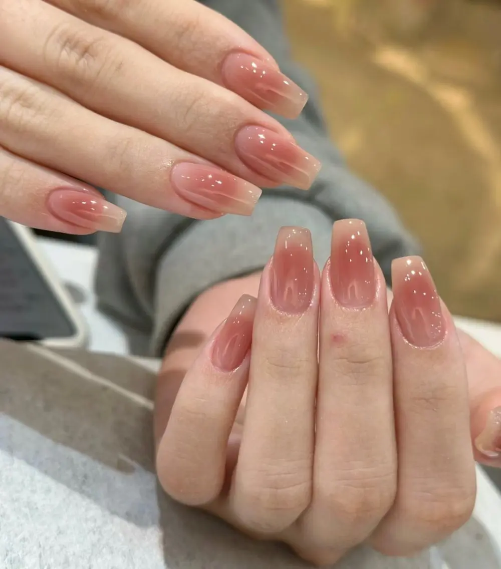 ⋆˙♡✨ワンホンチークネイルの写真