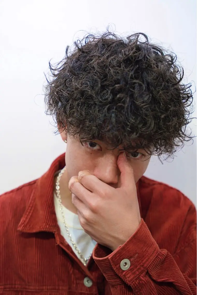 ミディアム パーマ メンズ カット 津田 祐岐のヘアスタイル