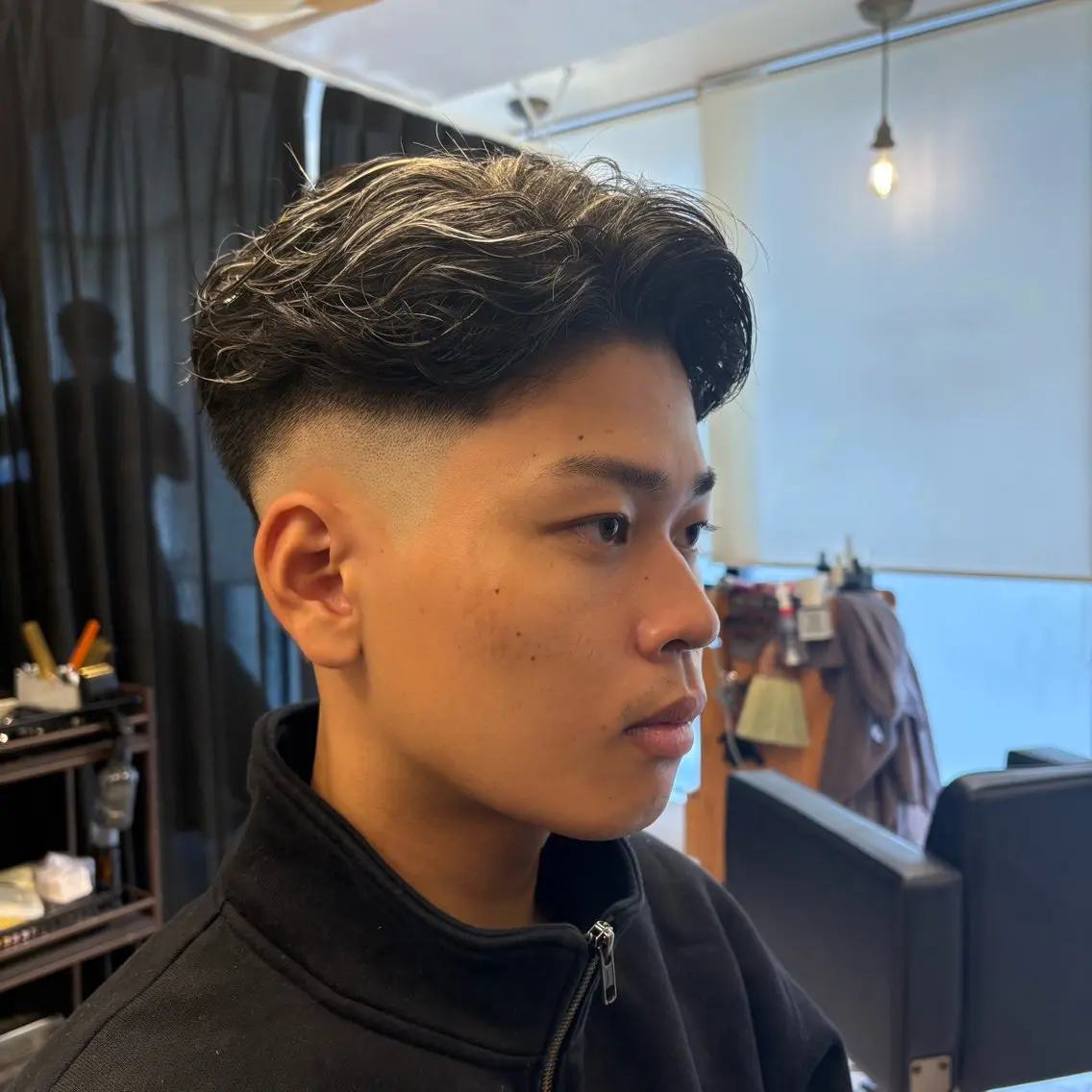 カラー パーマ メンズ フェードカット メンズメッシュ メンズパーマ スキンフェード メッシュ 田渕 涼/メンズヘア特化のヘアスタイル
