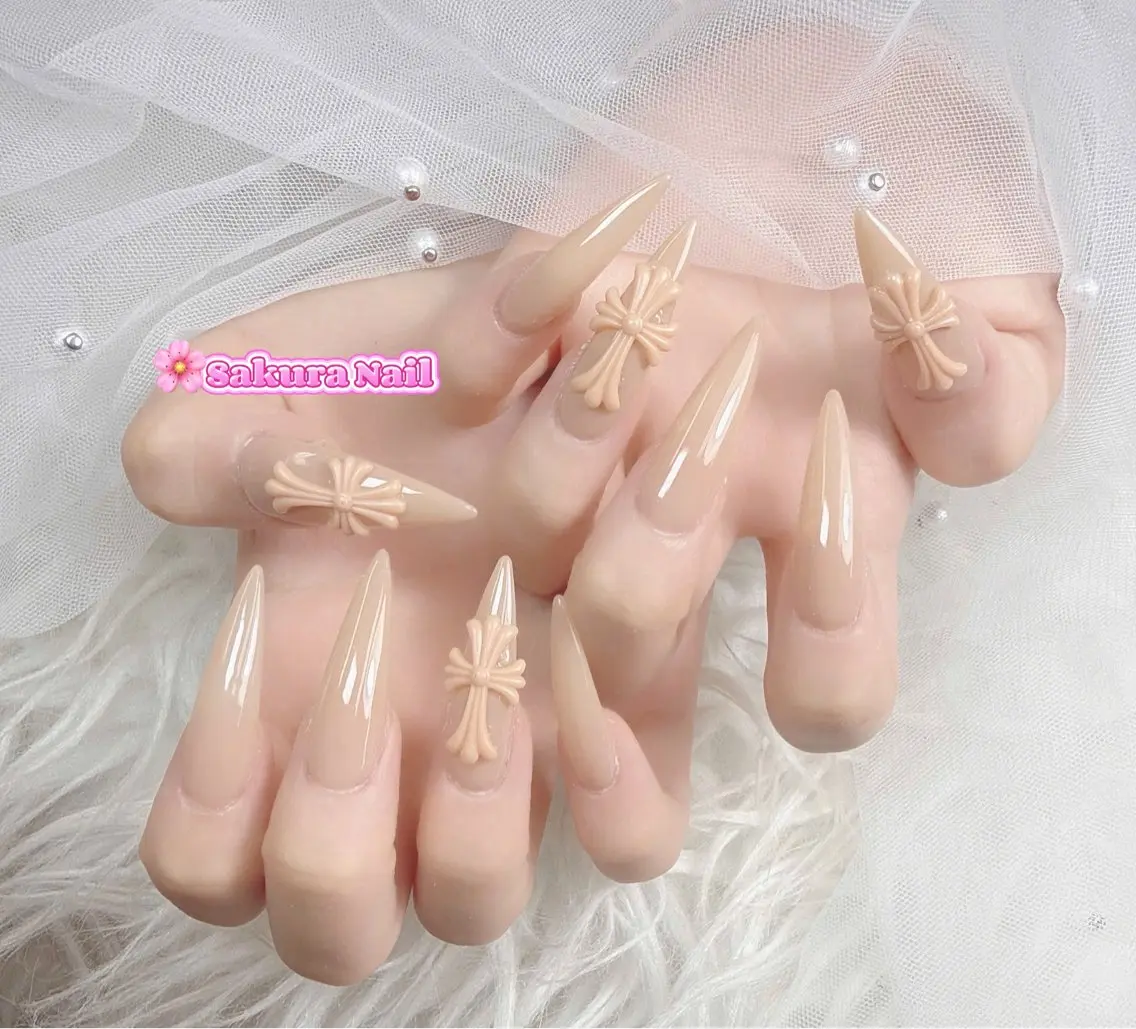 ネイル アートネイル オーロラネイル ボルドー チークネイル フレンチネイル ハンドネイル Sakura Nail Salonのネイルデザイン