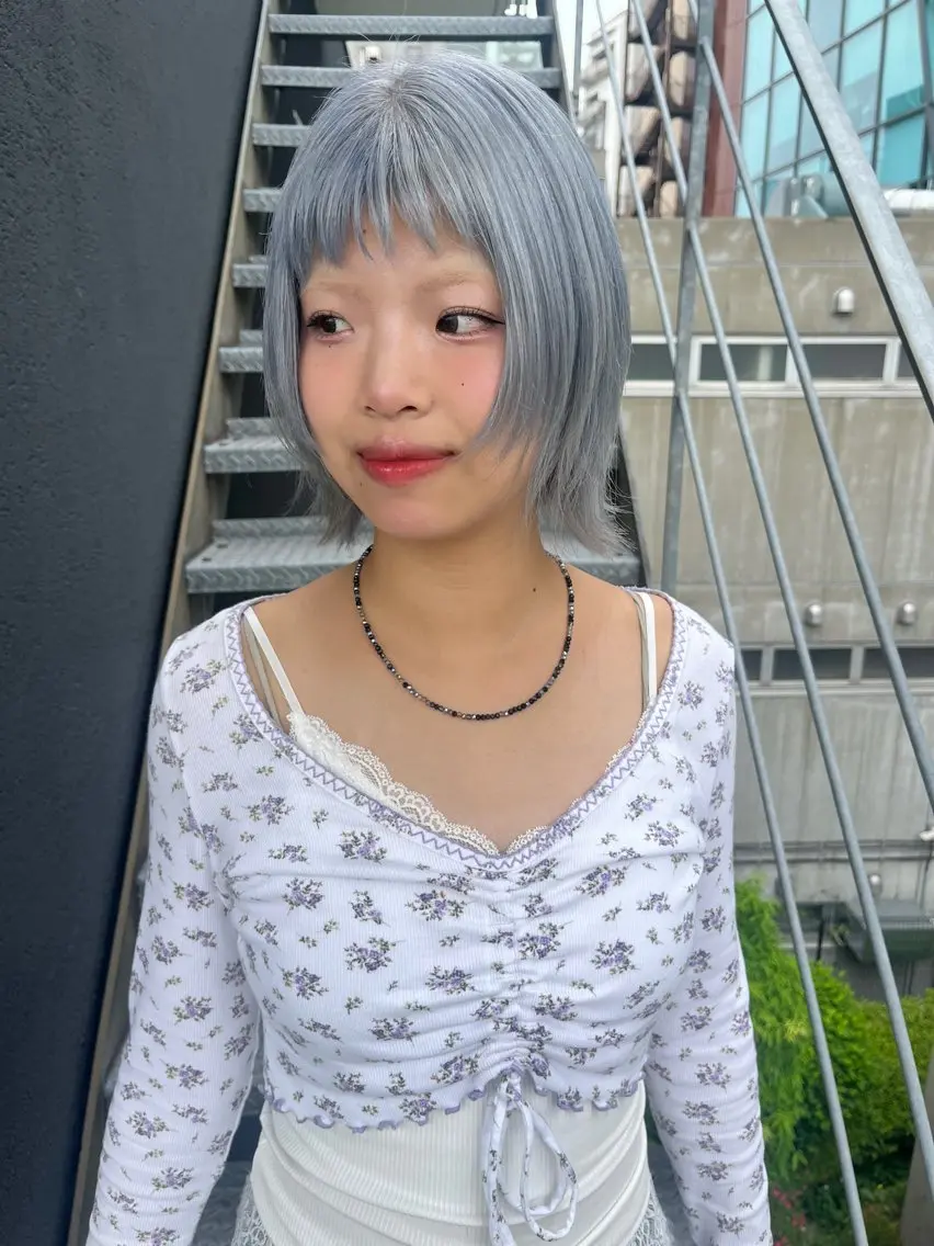 ショート カラー ブリーチ 韓国ボブ/レイヤー ボブ/ EMIRIのヘアスタイル