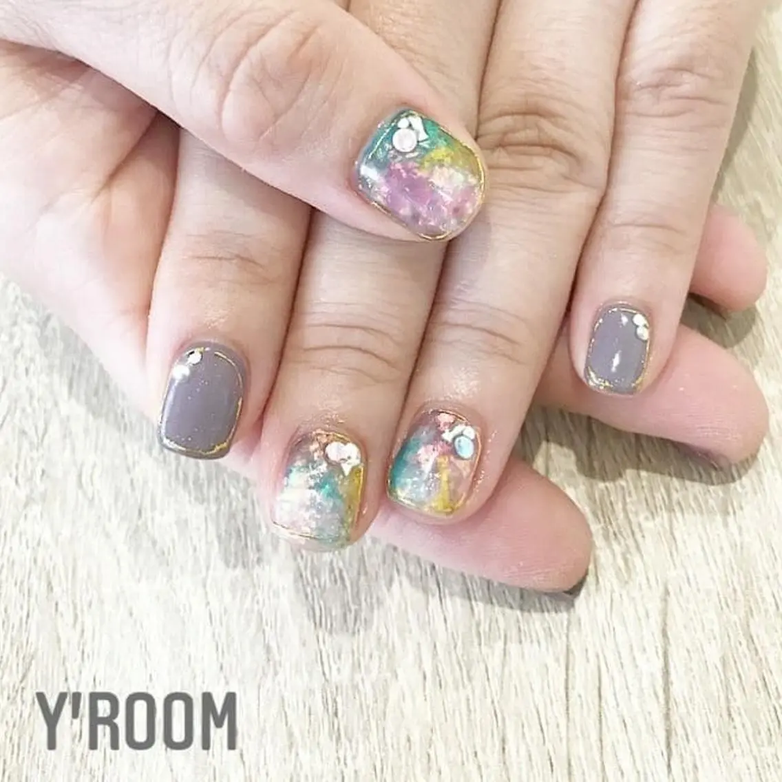 ネイル ジェルネイル ニュアンスネイル ワンカラーネイル パラジェル 夏ネイル ハンドネイル YUKA （ネイリスト）のネイルデザイン