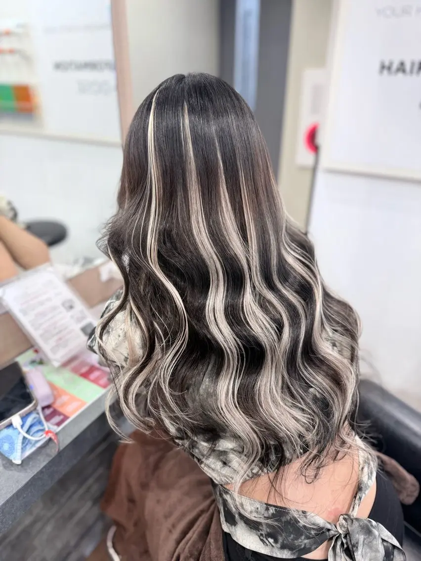 ロング カラー ヘアカラー エクステ RIEブリーチ& エクステ特化型のヘアスタイル