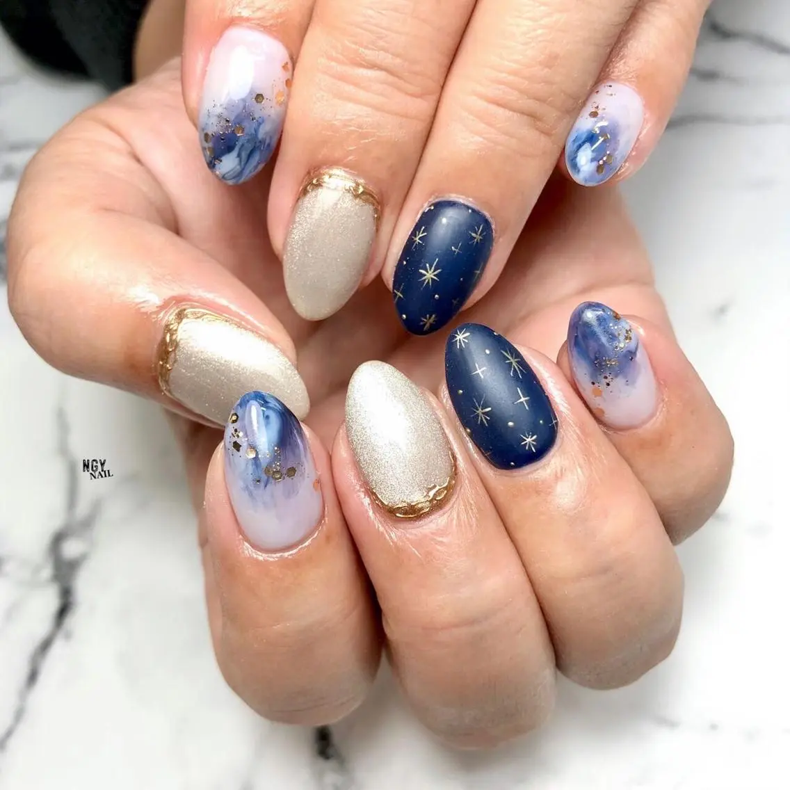 ネイル アートネイル ブルー ジェルネイル マグネットネイル 大理石ネイル(マーブル) ハンドネイル NAIL NOWのネイルデザイン