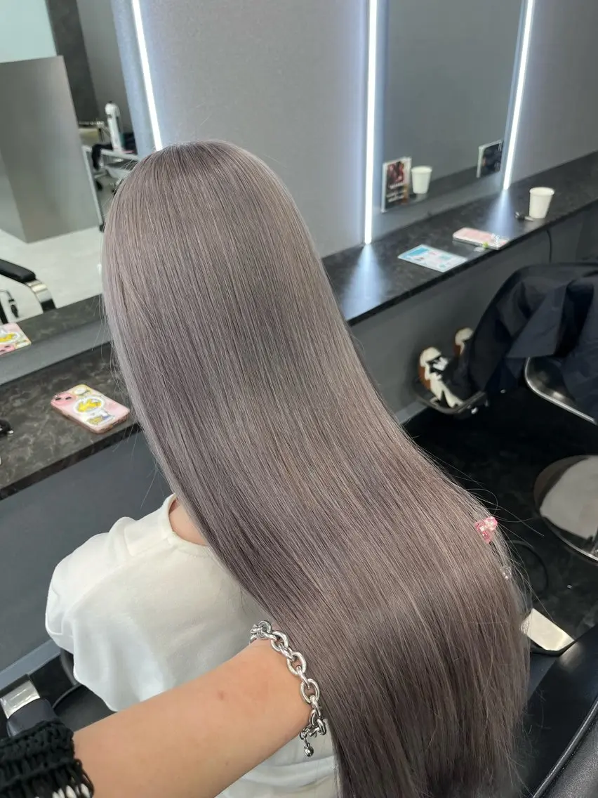 ロング カラー ヘアアレンジ ベージュカラー 透明感カラー グレージュ ハイトーンカラー ヘアカラー トリートメント ヘアセット ハイトーン/透明感 髪質改善/rinaのヘアスタイル