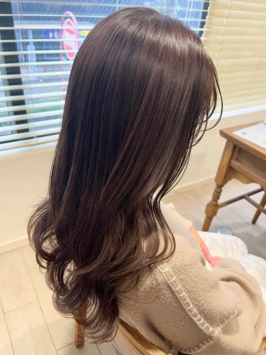 ロング 勝野 優佳のヘアスタイル