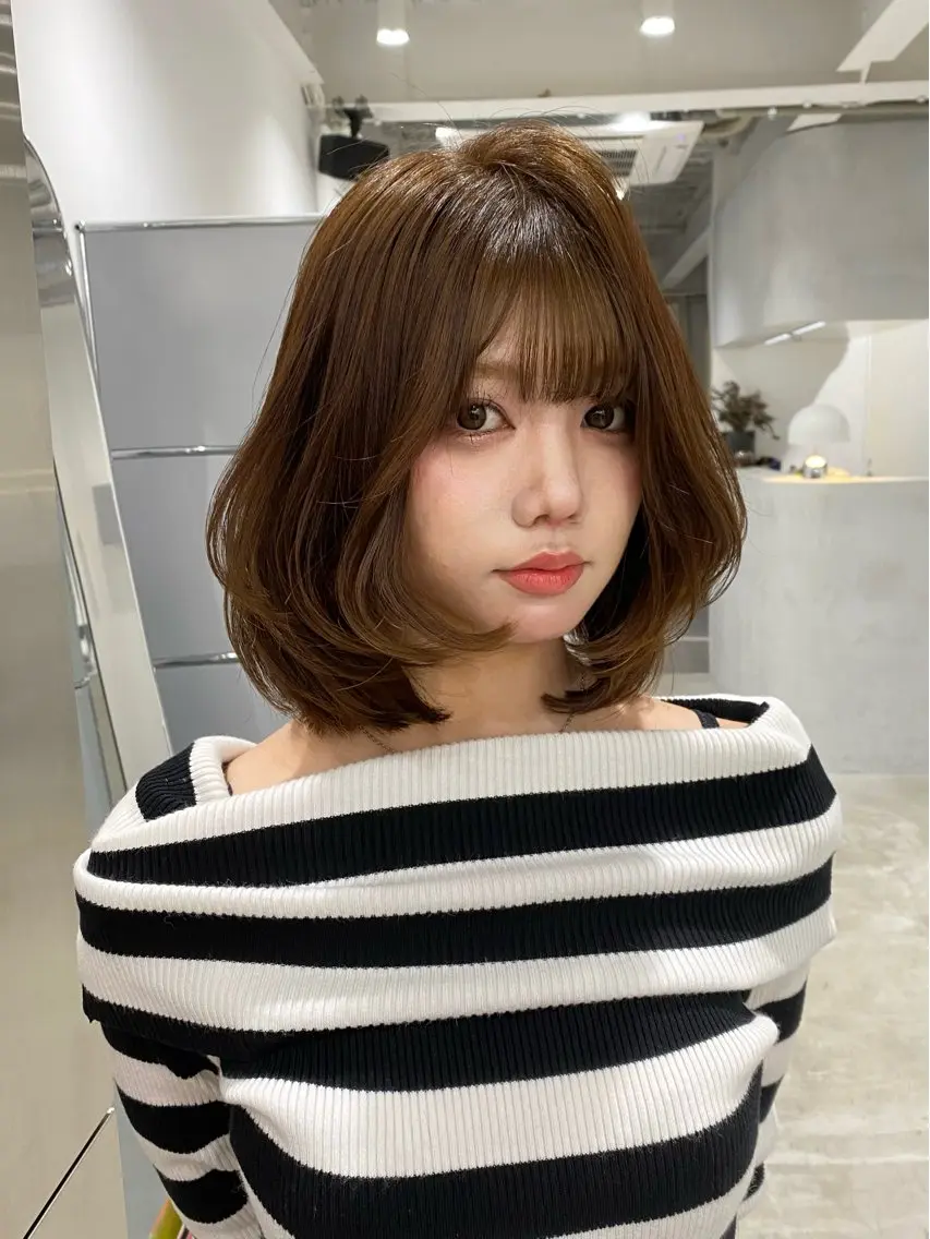 🫧ダメージレス🫧ブリーチなしWカラー＋カット＋艶トリートメントの写真