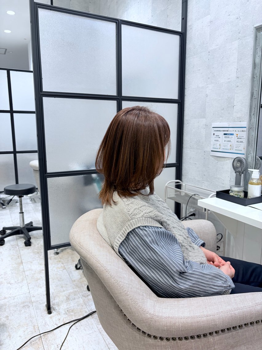 ミディアム カット ヘアカラー 白髪ぼかし | ヨッシーのヘアスタイル