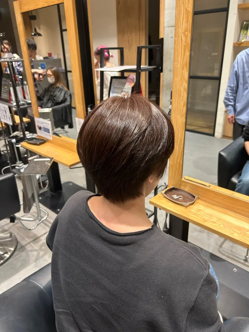 ショート カラー 松岡 寛大郎のヘアスタイル