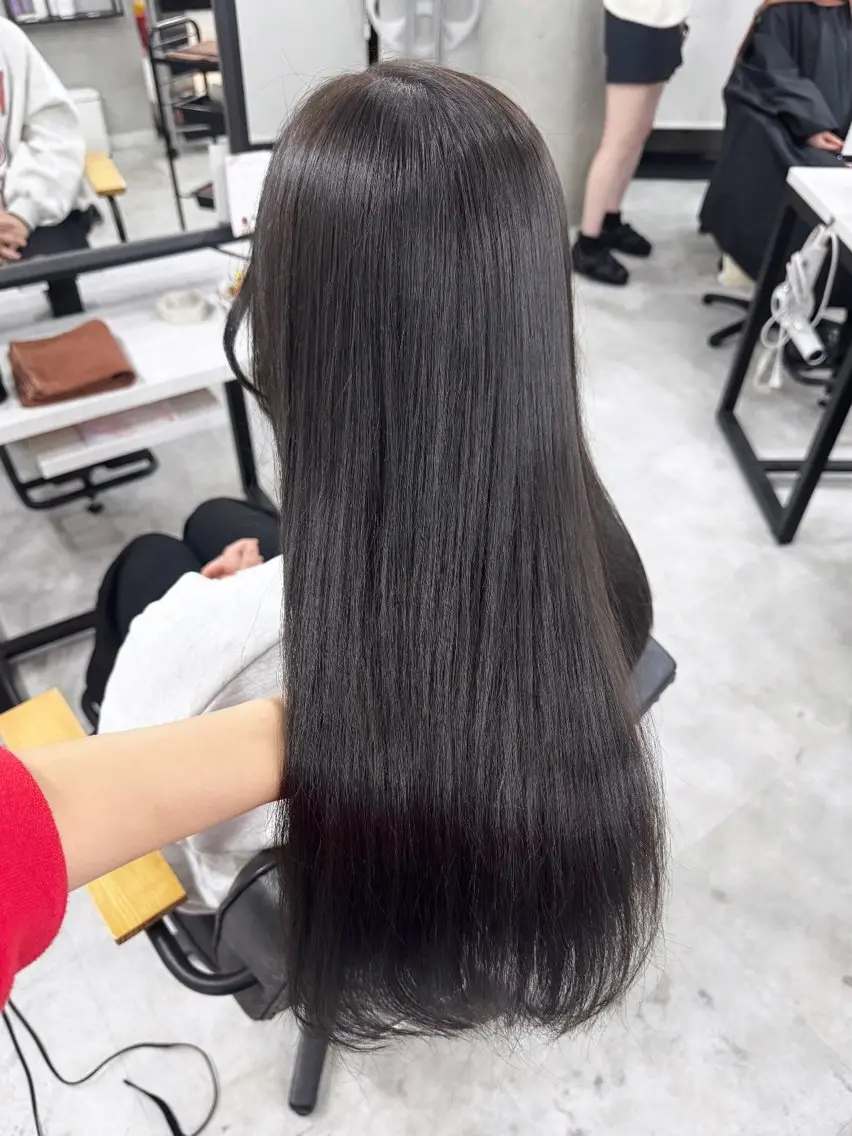 ロング カラー ベージュカラー ブリーチ ブラウンカラー ショコラブラウン ショコラグレージュ カット ヘアカラー トリートメント 赤み無し柔らかカラー 【梅田】madokaのヘアスタイル