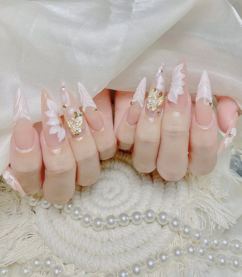 ネイル フットネイル マグネットネイル ぷっくりネイル ネイルチップ ワンホンネイル ハンドネイル Lyna 池袋のネイルデザイン