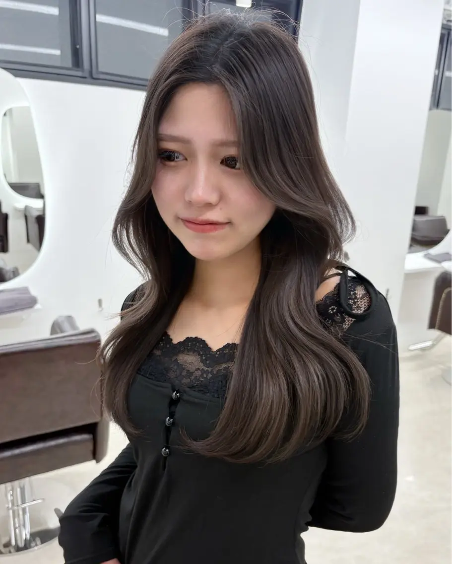 ロング カラー カット ヘアカラー トリートメント ヘアセット 新宿/韓国ヘア/ 髪質改善ストレートのヘアスタイル