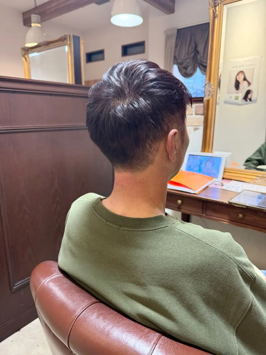 カラー メンズ 安中 莉椰のヘアスタイル