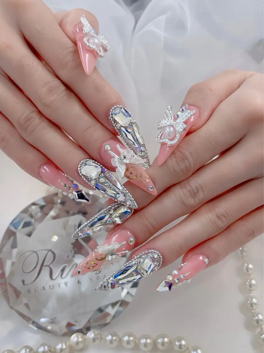 ネイル ボルドー フレンチネイル グラデーション キラキラネイル 韓国ネイル ハンドネイル Rin Nail Shinokuboのネイルデザイン