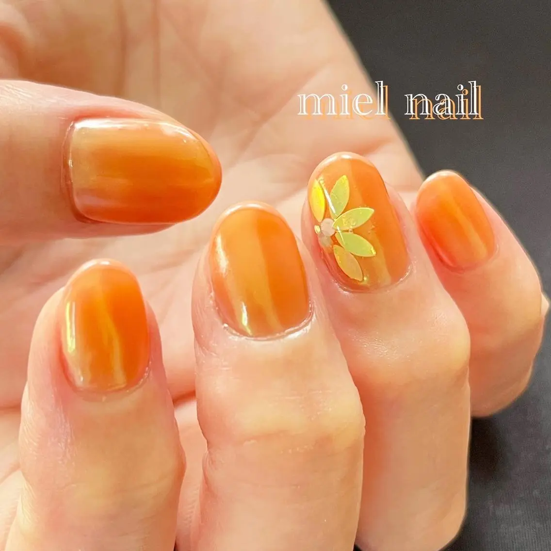 ネイル フレンチネイル キラキラネイル オレンジ miel nailのネイルデザイン