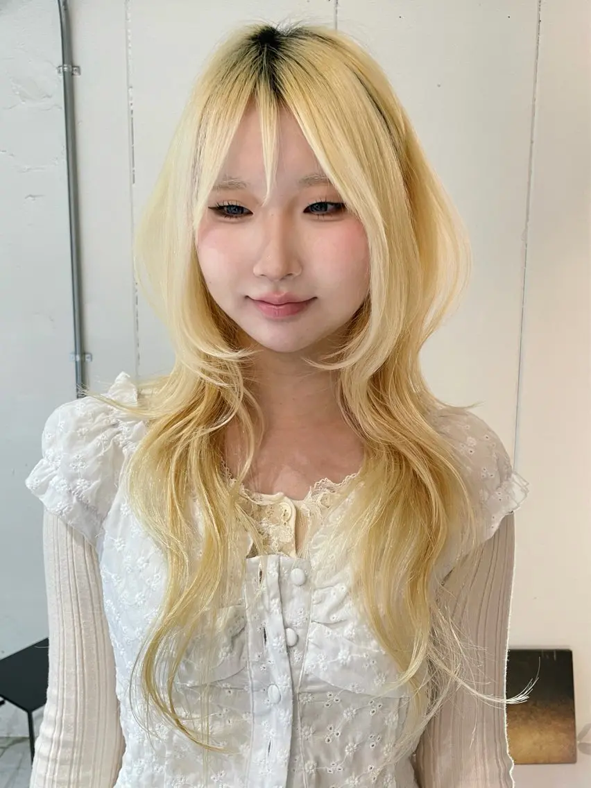 ロング カラー ヘアアレンジ レイヤーカット ロング ヘアカラー トリートメント 🎀透明感カラー 韓国ヘア🎀mahoのヘアスタイル