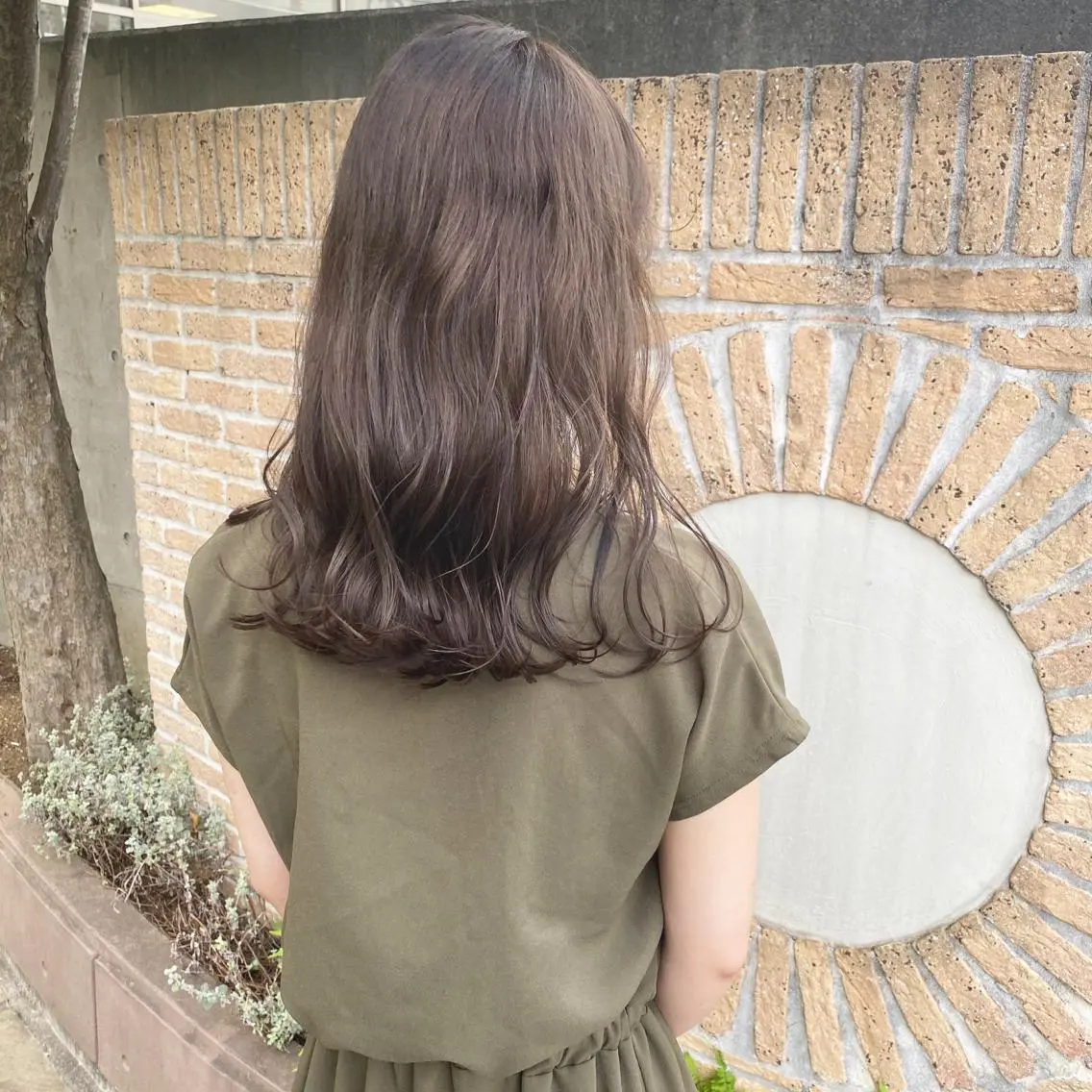 セミロング カラー ベージュカラー ブリーチ イルミナカラー ブリーチなしカラー 柔らかいcolor 🌿harukaのヘアスタイル