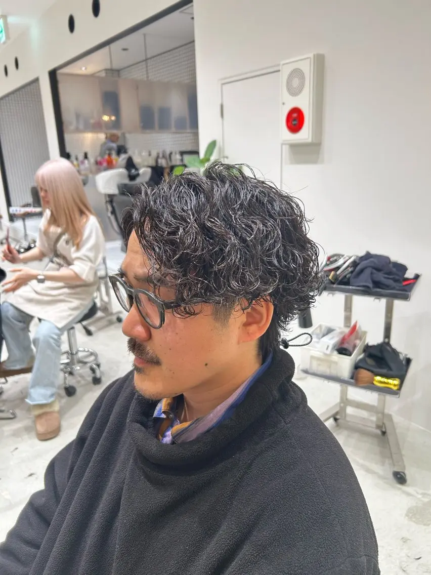 パーマ メンズ フェードカット メンズパーマ 波巻きパーマ 🐲ツイスパ🐲 フェード/龍のヘアスタイル