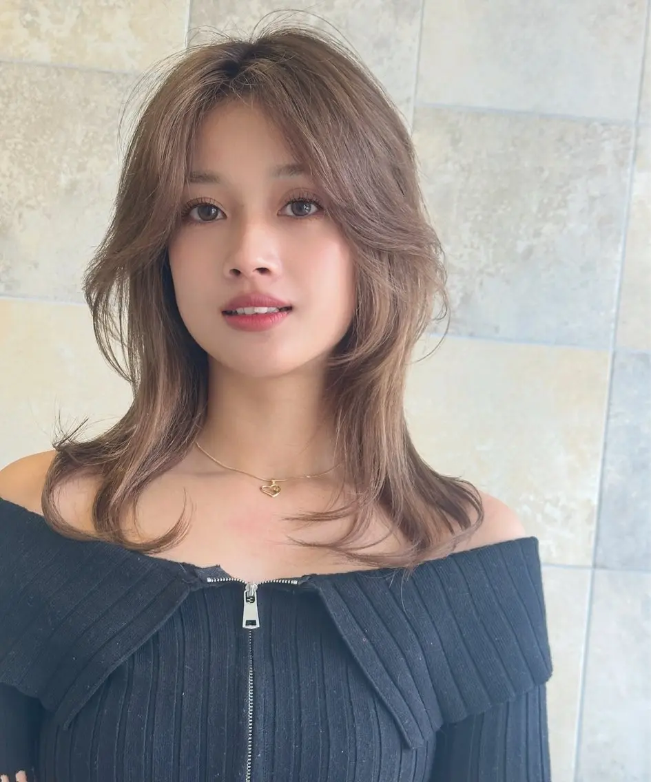 カラー カット ヘアカラー 小顔レイヤー/ ベージュ🤍Rieのヘアスタイル