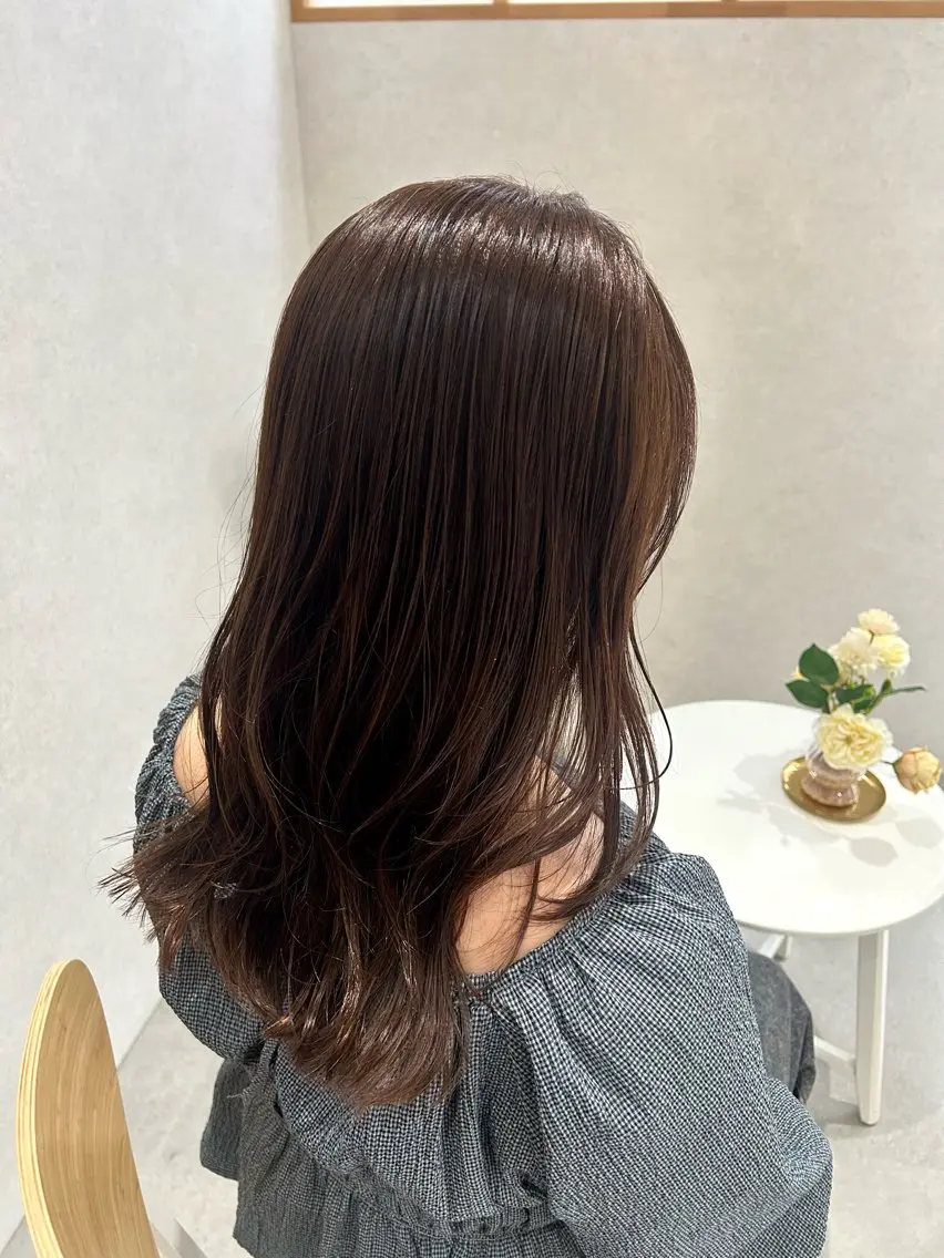 セミロング アッシュ レイヤーカット mao🌼 bob オリーブカラー🌿のヘアスタイル