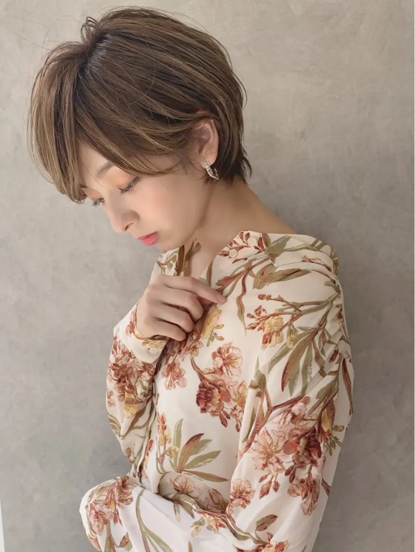 ショート ショートボブ 丸みショート ボブ ショートヘア 💐ショート/レイヤ ー💐荒砂のヘアスタイル