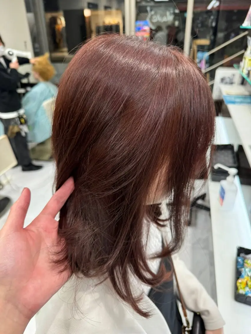 ミディアム カラー ヘアアレンジ 切りっぱなしボブ ブリーチ ブラウンカラー デザインカラー ダブルカラー 目黒 碧人のヘアスタイル