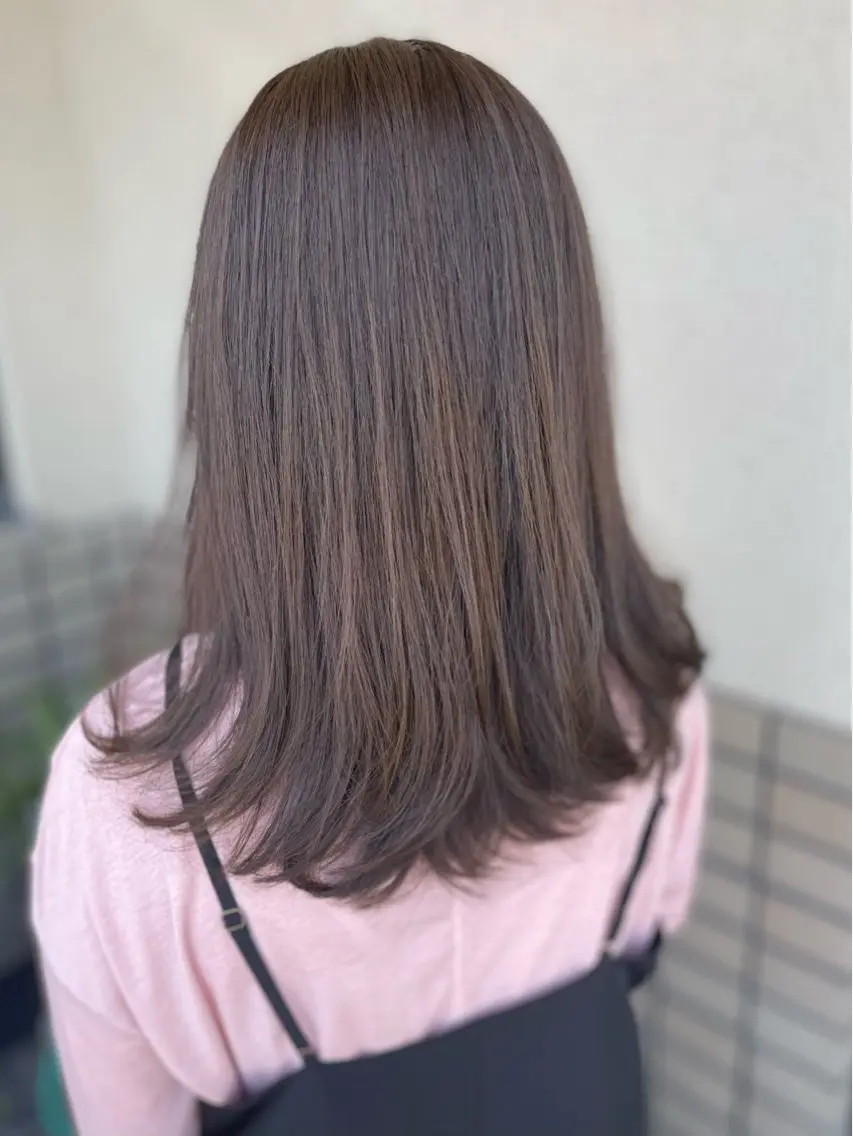ロング カラー アッシュ ベージュカラー カット ヘアカラー トリートメント 沢田 瞳のヘアスタイル