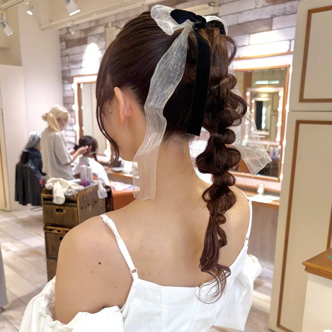 ロング ヘアセット 🌸小島友梨香🌸 ブリーチカラーのヘアスタイル