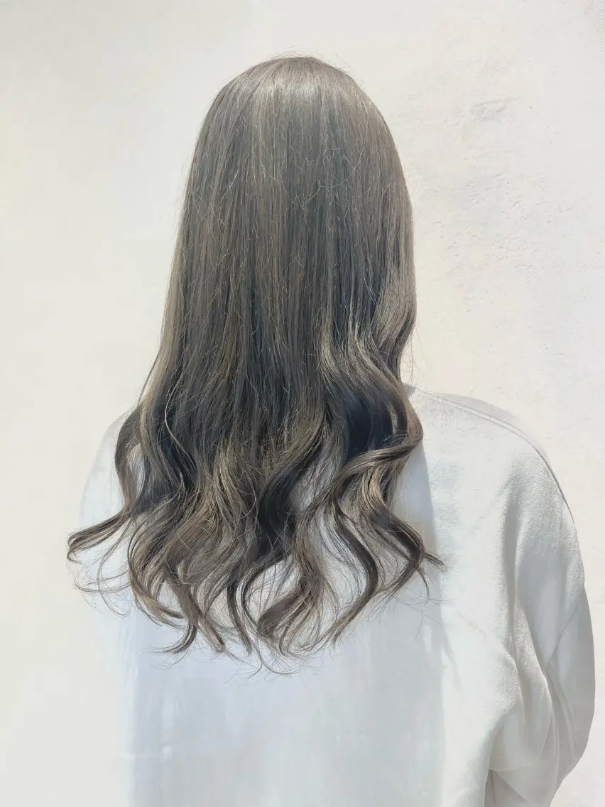 ミディアム EARTH長岡 🌼渡辺まい🌼のヘアスタイル