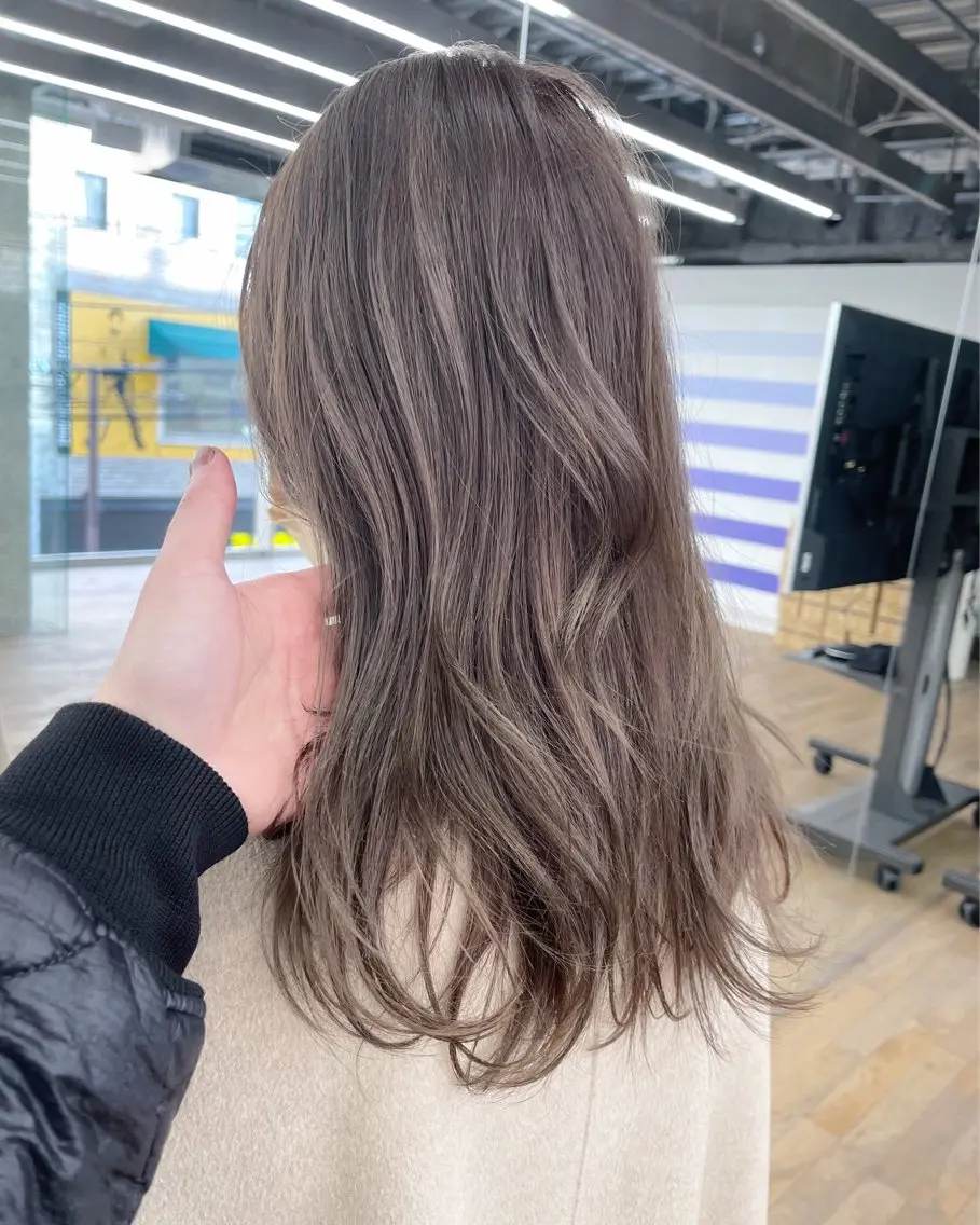 セミロング カラー グレージュ ヘアカラー トリートメント AiM 大名　似合わせカットのヘアスタイル
