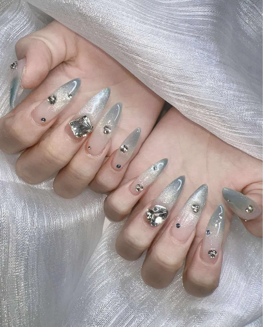 ネイル ハンドネイル Lee Nailsのネイルデザイン