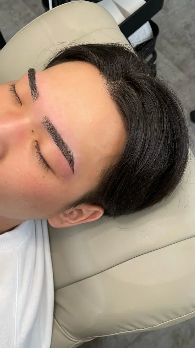 メンズ アイブロウ ワックス脱毛 眉カット その他(アイブロウ) 脱毛サロンとぅるん makoの眉毛・アイブロウイメージ