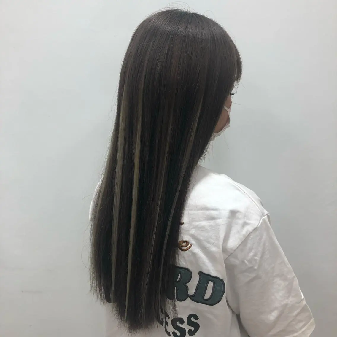 ロング 長尾菜々美🐰 ／ハイトーンカラーのヘアスタイル