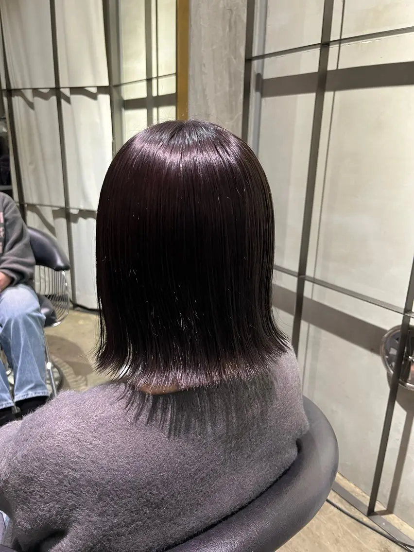 カラー hinaru ．のヘアスタイル