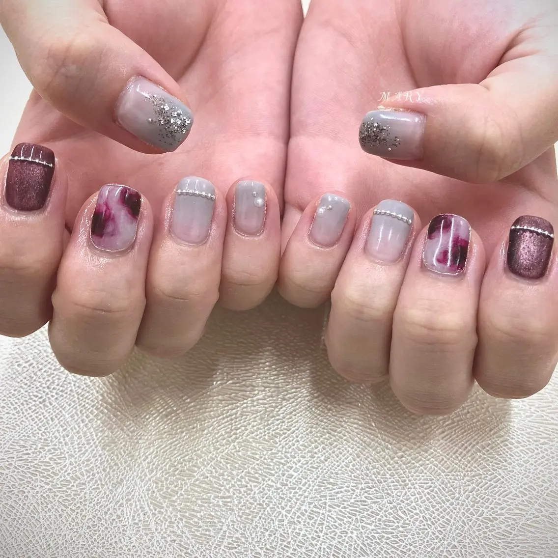 ネイル ボルドー グラデーション マグネットネイル ニュアンスネイル ハンドネイル Mary nail .narumiのネイルデザイン