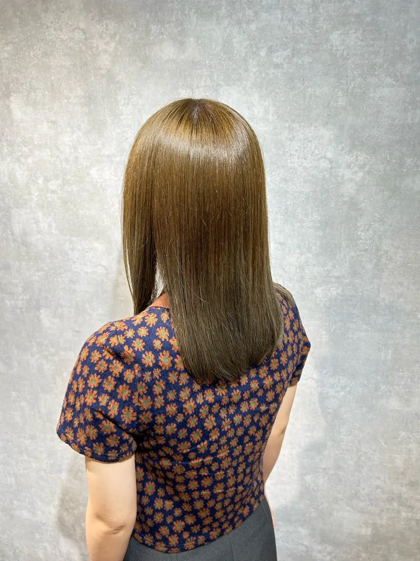 ミディアム カラー 𝐒𝐇𝐔𝐑𝐈 🦋艶カラー🦋のヘアスタイル
