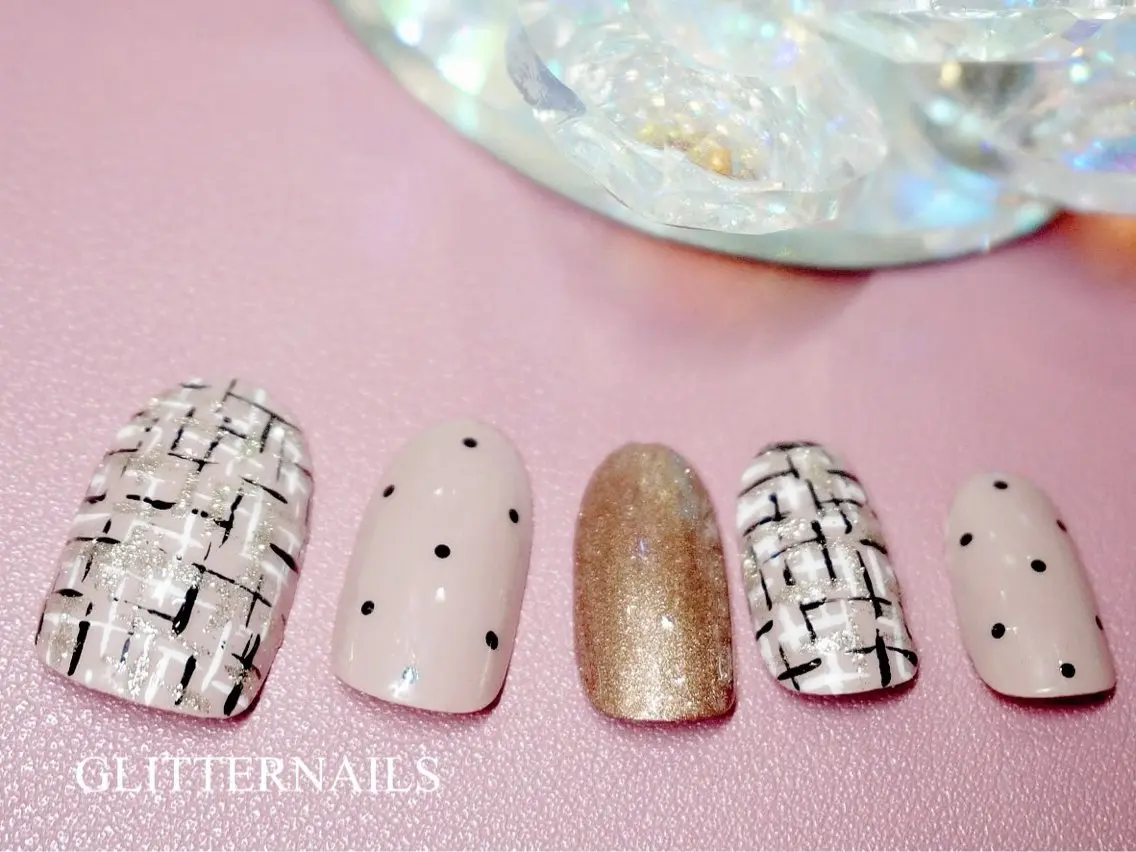 ネイル ハンドネイル glitter na ils AYAのネイルデザイン