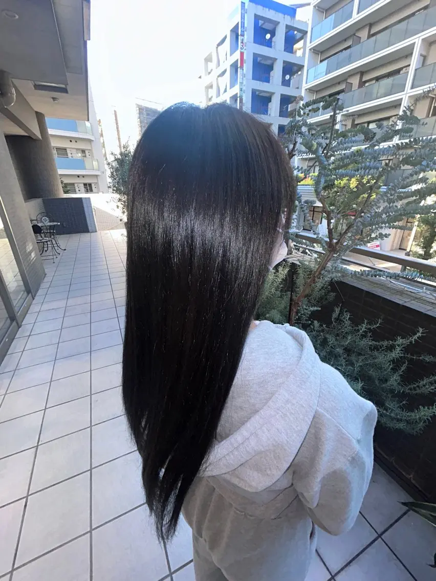 ロング カラー ブルーカラー シルバー 若林 綾乃のヘアスタイル