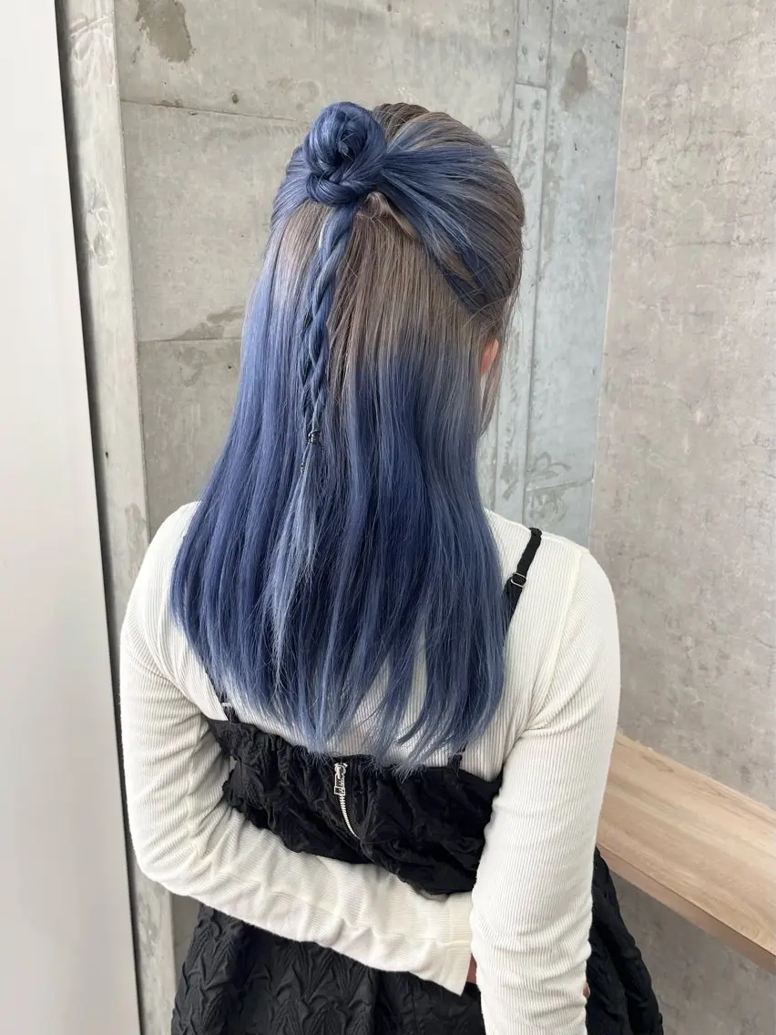 カラー ヘアアレンジ ハーフアップ デザインカラー ブリーチ/ベージュ 💕/momoaのヘアスタイル