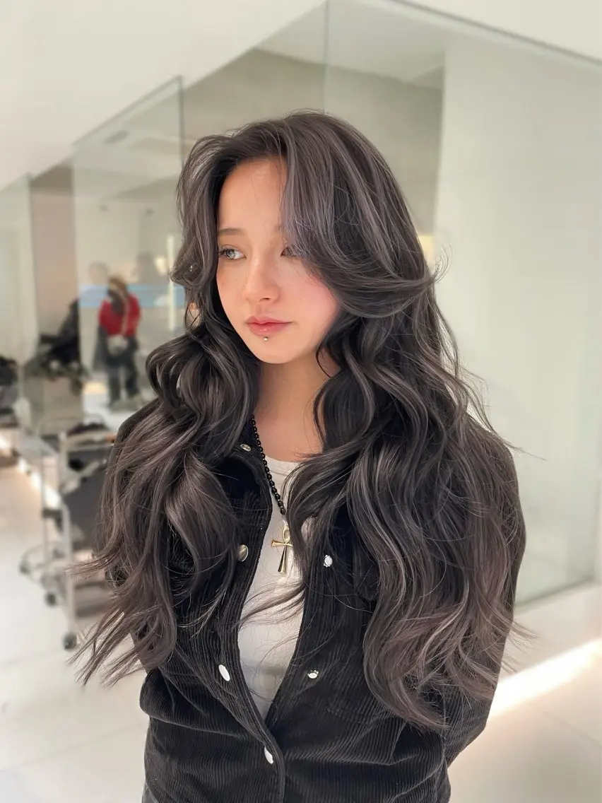 ロング カラー アッシュ ハイライトカラー シルバー ハイライト 【韓国❤️海外ヘア】 AYAKAのヘアスタイル