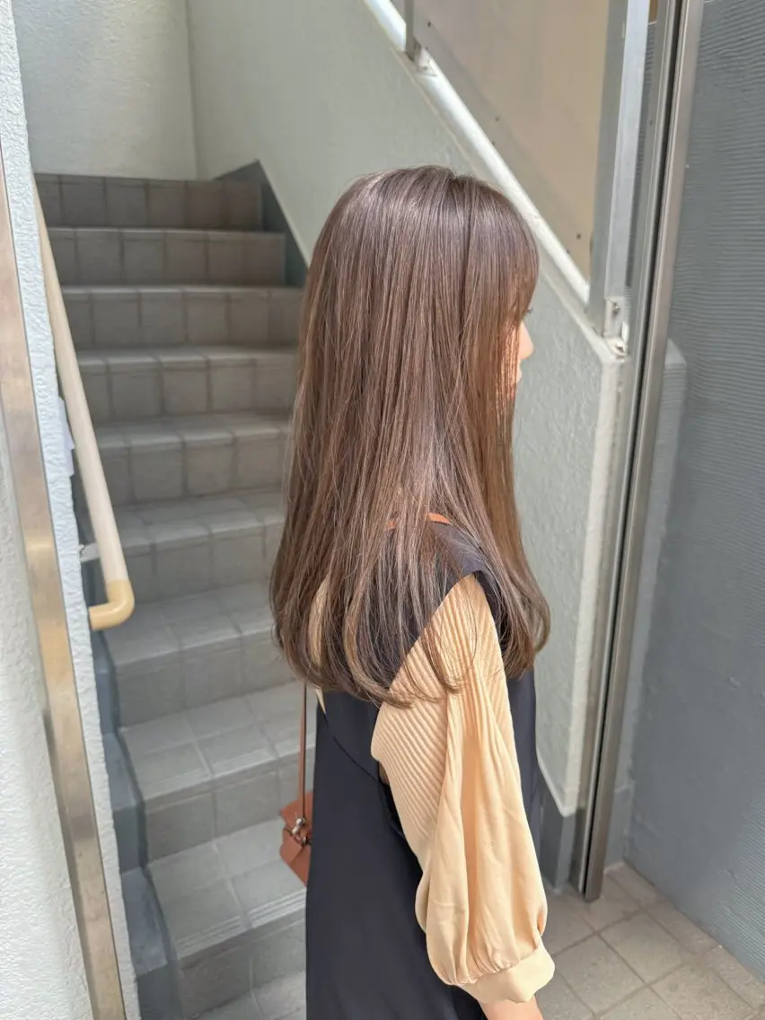 ミディアム カラー ベージュカラー 透明感カラー レイヤーカット 鈴木駿介のヘアスタイル