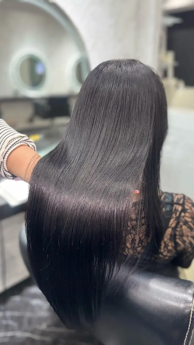ロング ヘアカラー stylist Momoのヘアスタイル