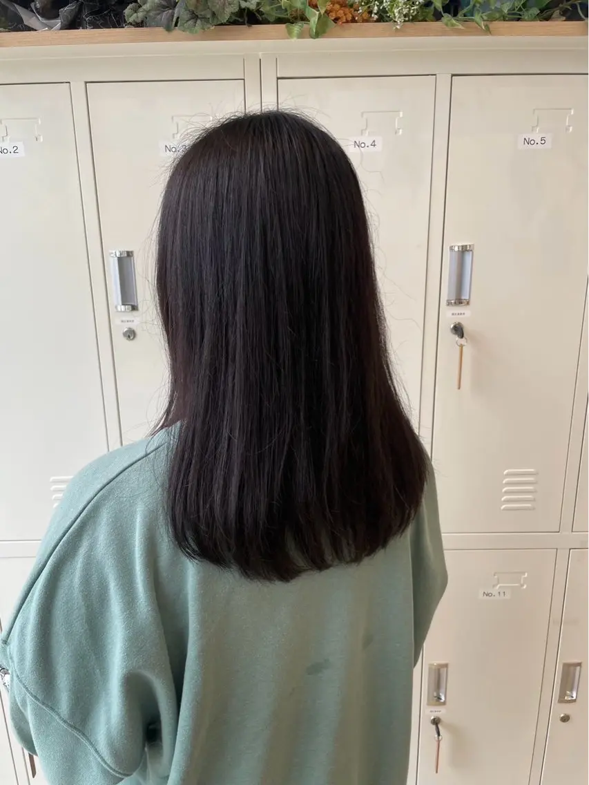 セミロング カラー 透明感カラー グレージュ ヘアカラー 坂根 優和のヘアスタイル