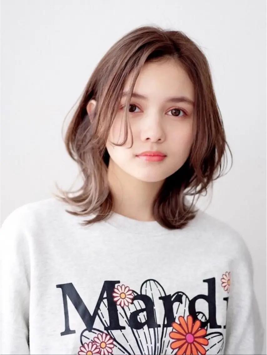 ミディアム Lien's 澤井✂️のヘアスタイル