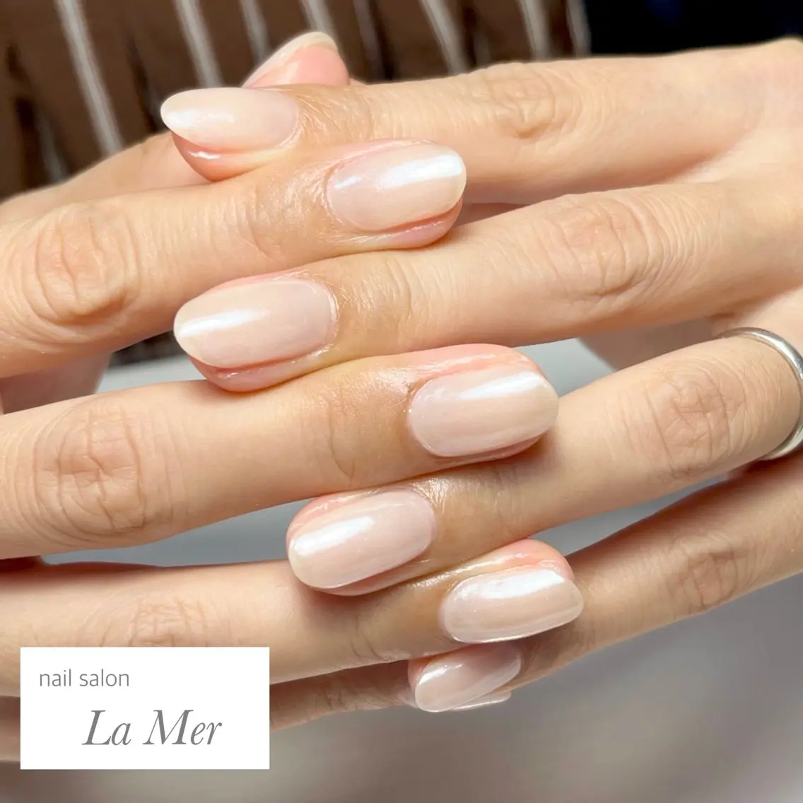 ネイル オーロラネイル ジェルネイル オフィスネイル ワンカラーネイル シンプルネイル ハンドネイル nailsalon La Merのネイルデザイン