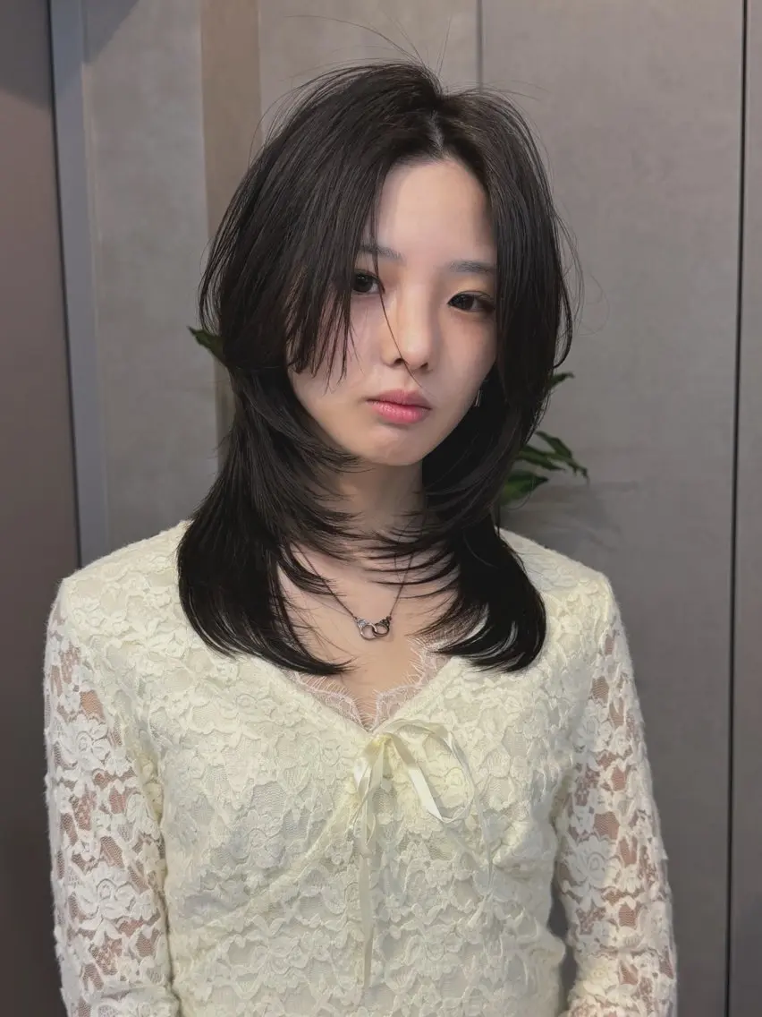 セミロング レイヤーカット 縮毛矯正 カット 縮毛矯正 山中 欧輔のヘアスタイル