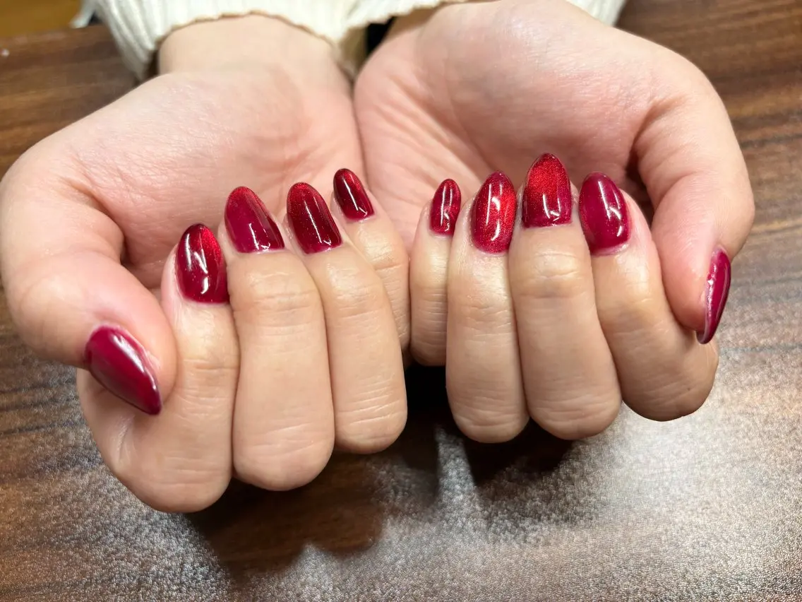 ネイル マグネットネイル ワンカラーネイル 赤色 ハンドネイル STEW nail ⓢⓐⓨⓐⓚⓐのネイルデザイン
