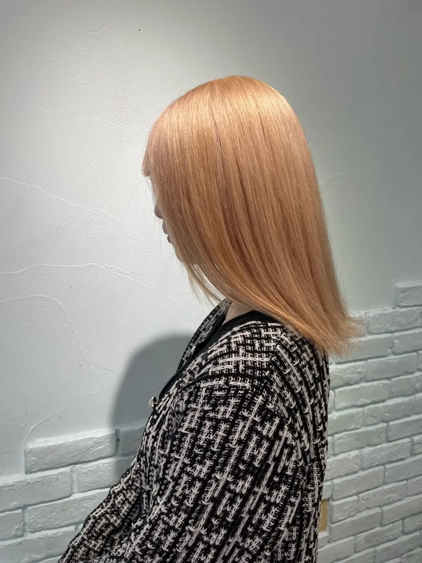 ミディアム カラー アッシュ アッシュグレー ベージュカラー ブリーチ ブロンド ヘアカラー トリートメント 【きらめき屋さん🎀 ハイトーン大和🎀】のヘアスタイル