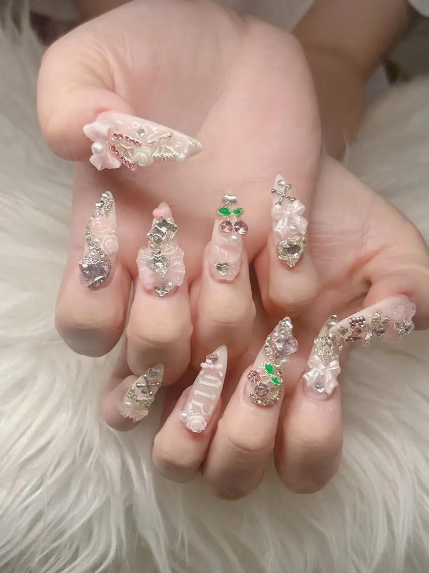 ネイル Lee Nailsのネイルデザイン