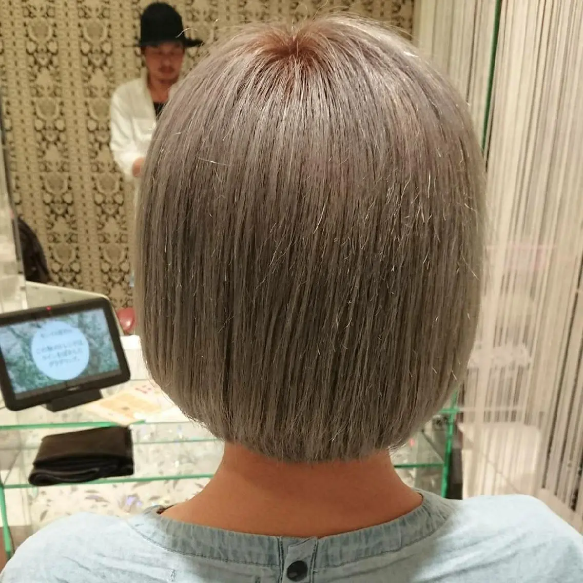 ショート カラー アッシュ ブリーチ シルバー シルバーアッシュ ボブ 秋山 幸太のヘアスタイル